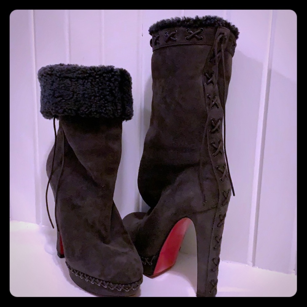 Christian Louboutin Sz 39 worn twice  5in heel